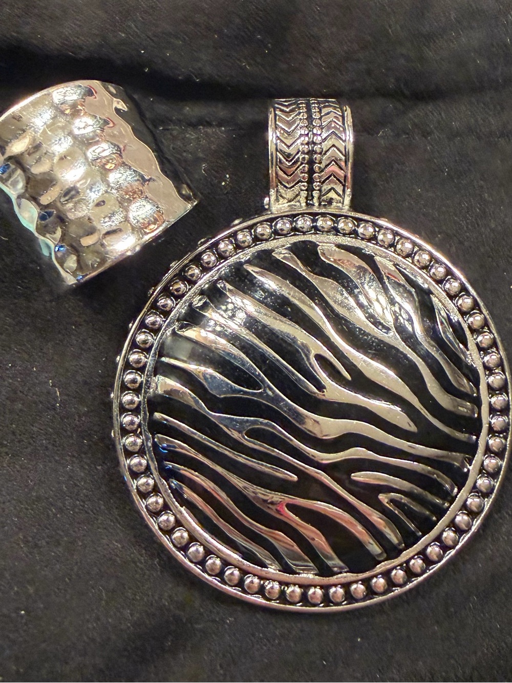 Premier Designs Zebra Pattern Round Pendant Necklace - Black and Silver